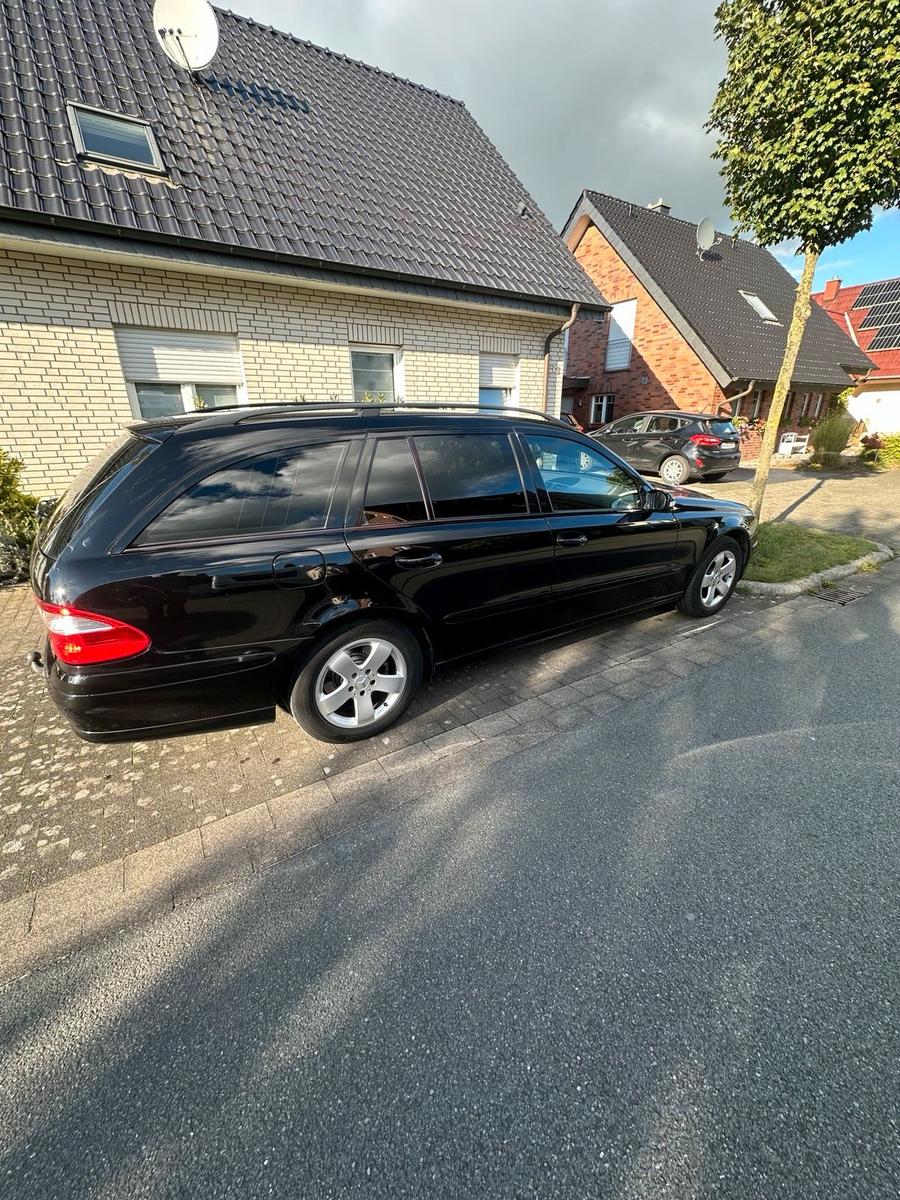 Mercedes-Benz E220 2004 — photo 5