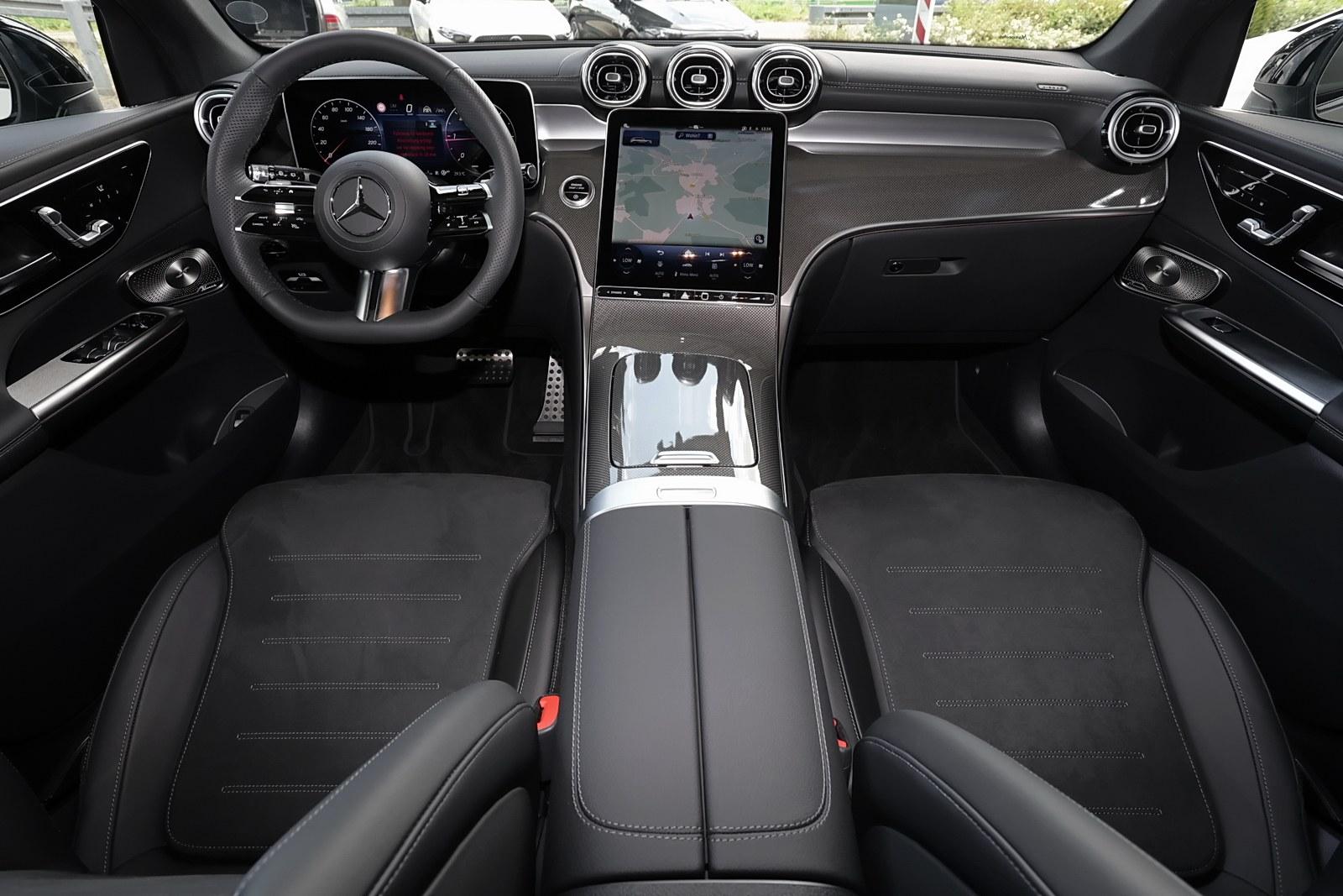 Mercedes-Benz GLC 300 d 4M AMG MBUX+360°+DIG-LED+Pano+AHK+Nigh