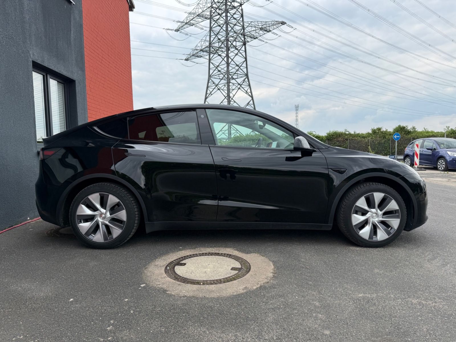 Tesla Model Y SR RWD | 8FACH| Neu TüV | Garantie Tesla foto 5