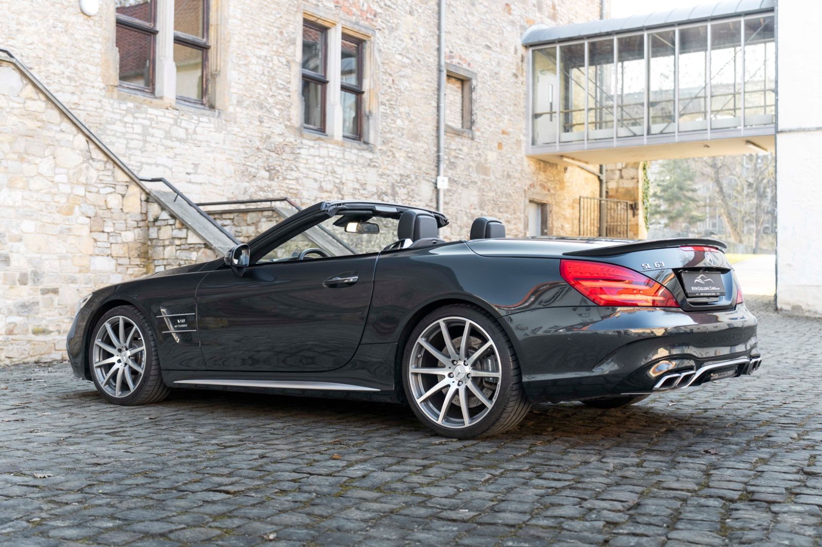 Fahrzeugabbildung Mercedes-Benz SL 63 AMG CARBON H&K KAM AIRSCRAF SOFT-CLOSE