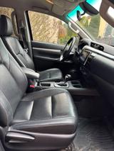 Toyota Hilux 4x4 Double Cab - schwarze Toyota Hilux