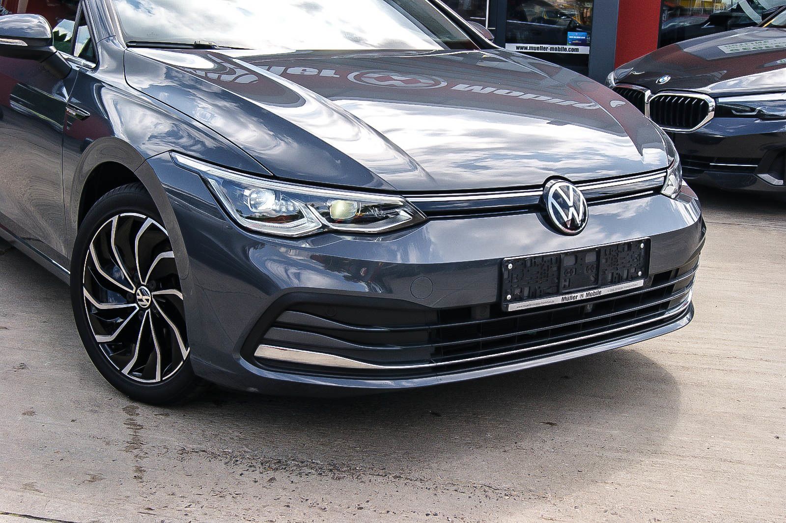 Fahrzeugabbildung Volkswagen Golf VIII 1.5 TSI ''1st EDITION'' PANORAMA VIRTU