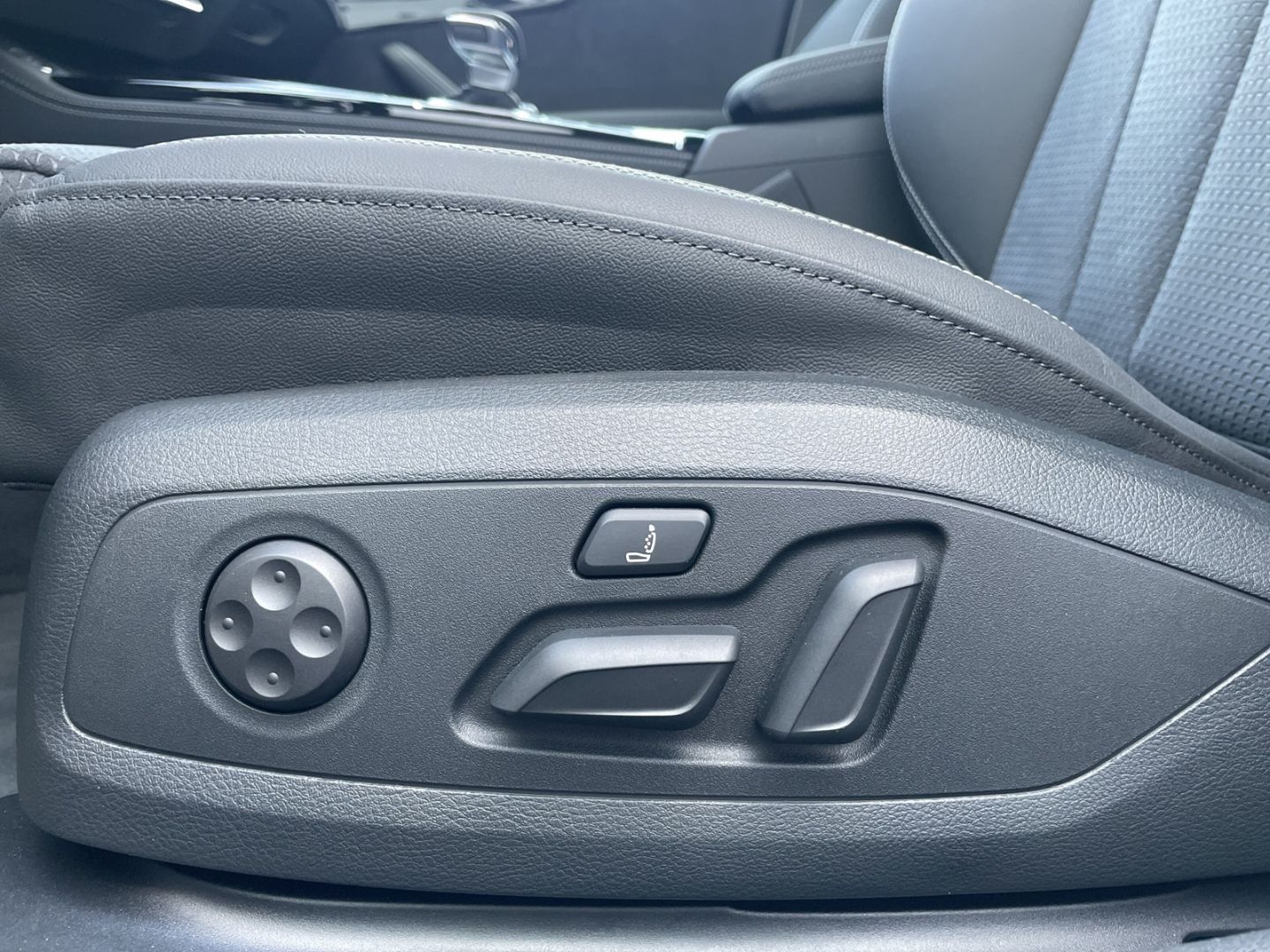 A4 Avant 40 2.0 TDI S Line Competition plus