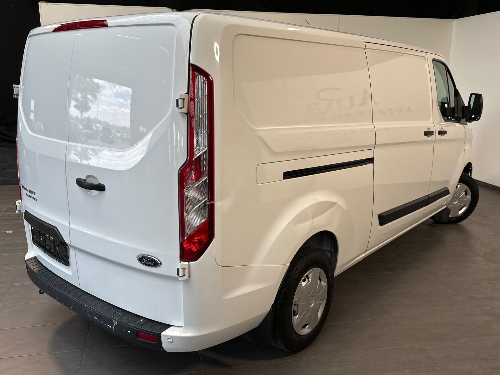 Fahrzeugabbildung Ford Transit Custom 300 L2 2.0 TDCi NAV+KLIMA+SHZ+PP