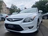 Hyundai i30 1,4 Comfort*SEHR GEPFLEGT*2.HAND*TÜV+AU NEU - Hyundai i30 Comfort mit Benzin-Antrieb