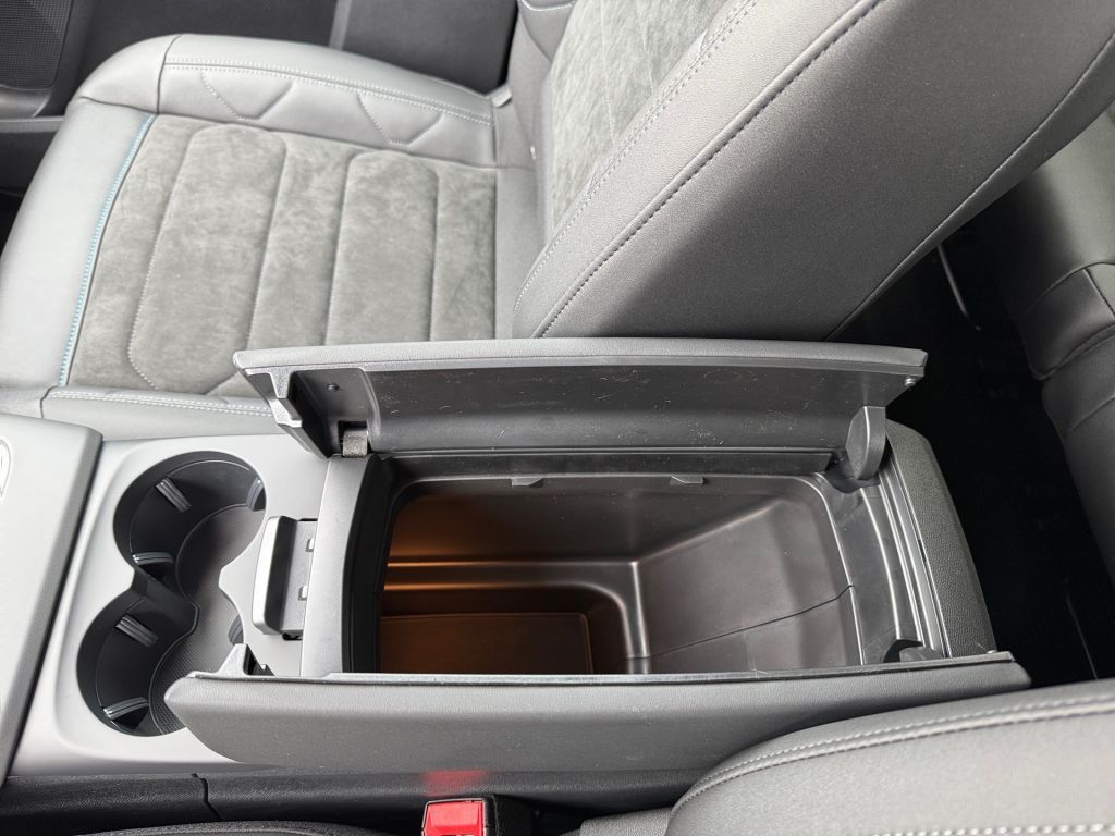 Fahrzeugabbildung Citroën C5 Aircross Hybrid 145 ë-DSC6 MAX