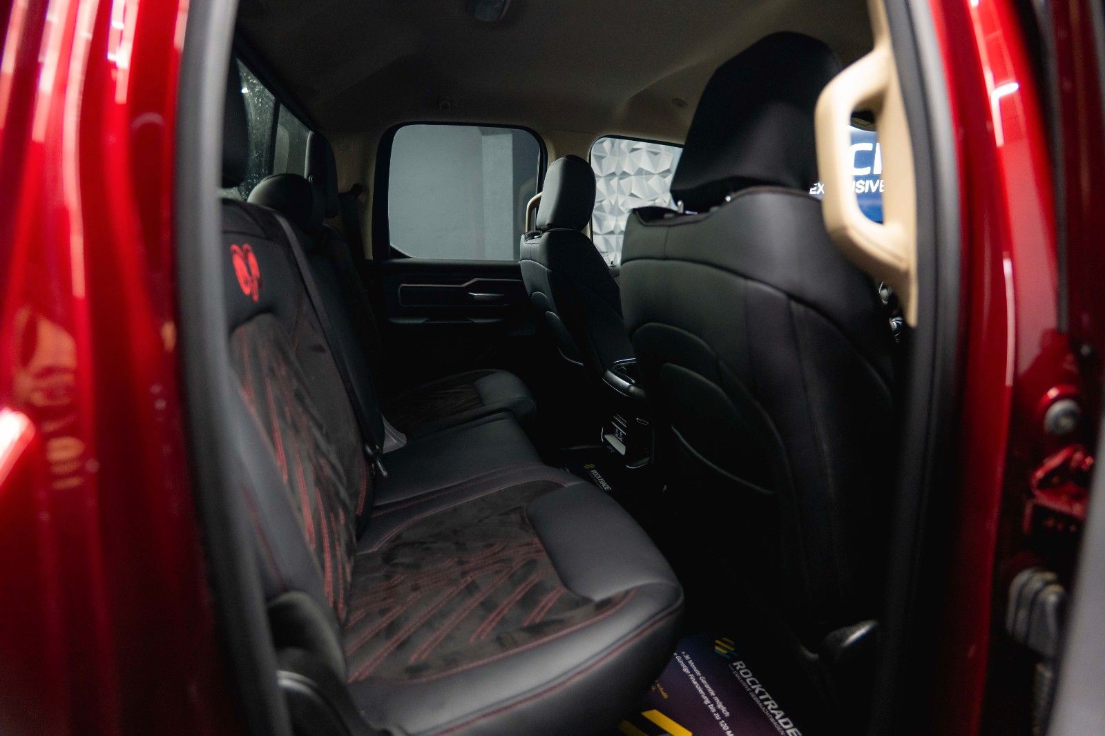 Fahrzeugabbildung Dodge RAM 5.7 V8 HEMI 4x4 OFFROAD Night Limited LONG