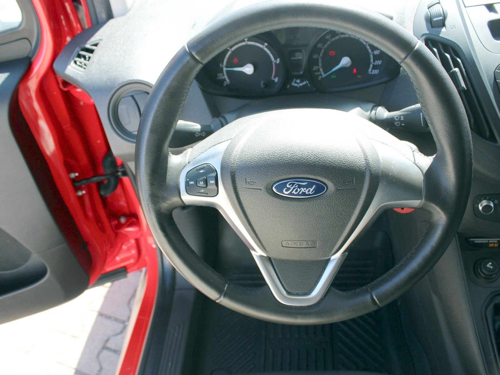 Fahrzeugabbildung Ford Transit Courier Trend 1,5 TDCi