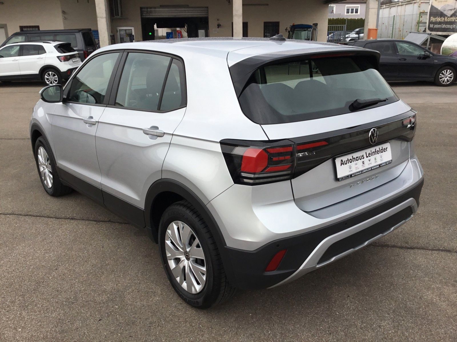 Fahrzeugabbildung Volkswagen T-Cross 1.0 TSI Life+Sitzheizung+LED+16" GJR