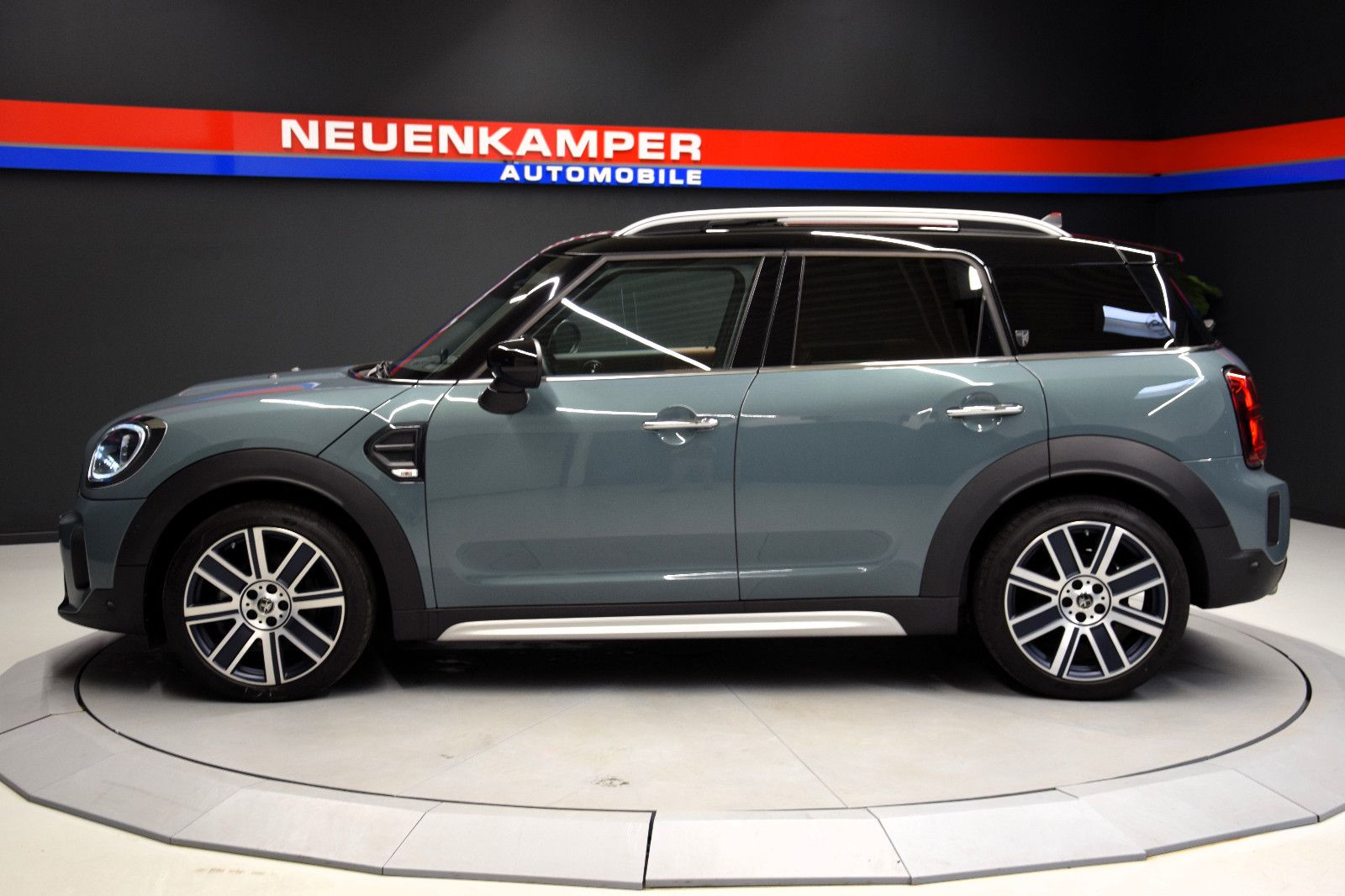 Fahrzeugabbildung MINI Cooper Countryman Yours Trim Pano Leder-braun
