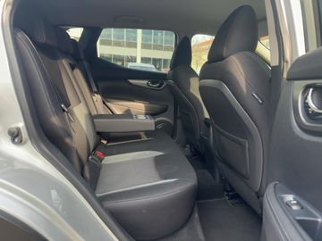 Nissan Qashqai 1.3 DIG-T N-Connecta 140PS NAVI