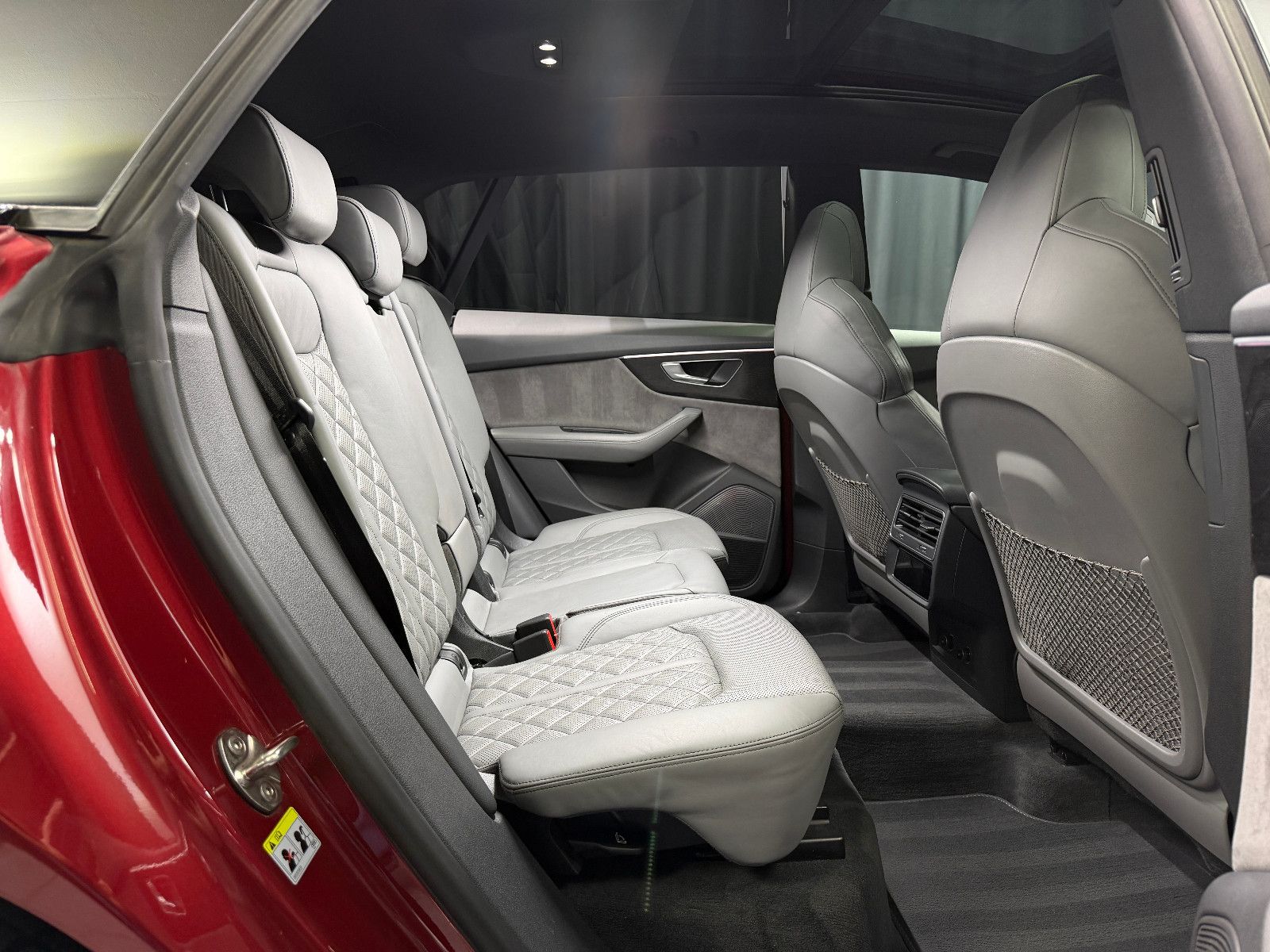 Fahrzeugabbildung Audi SQ8 4.0 TDI quattro|3D BANG&OLUFSEN|RS-SITZE|AHK