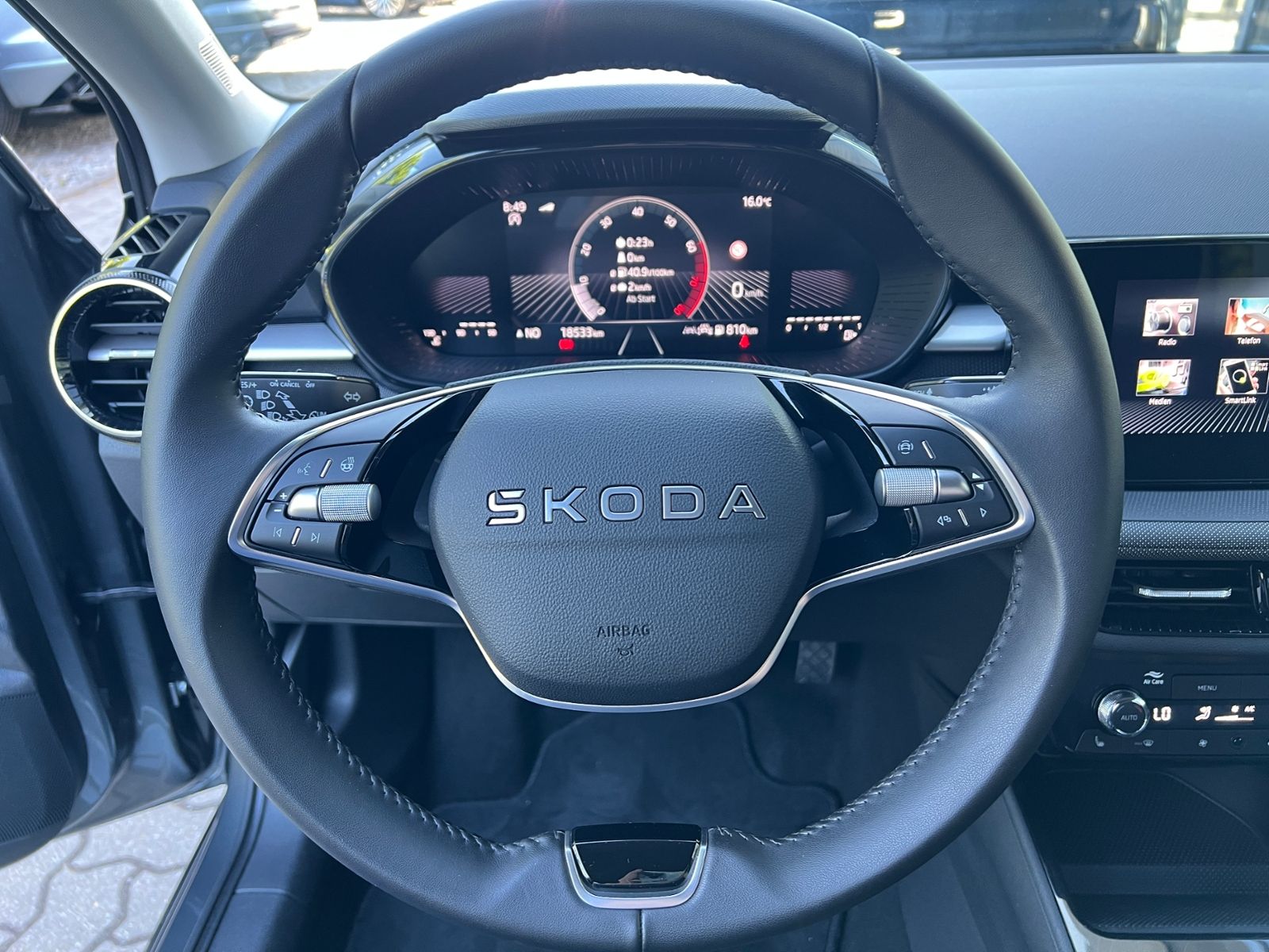 Fahrzeugabbildung SKODA Fabia Selection Tour 1.0 TSI *Vorb. AHK, LED, Ka