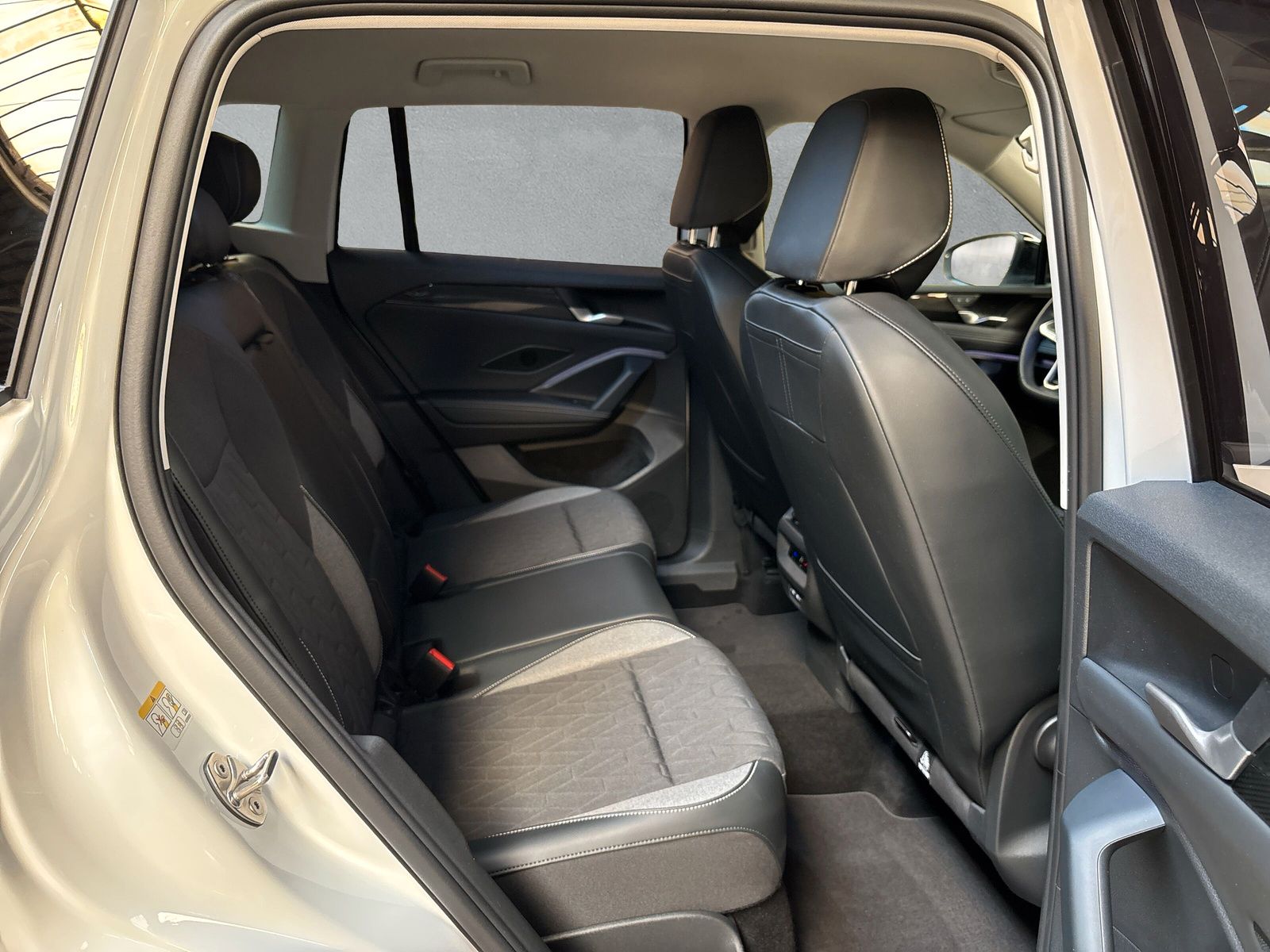Fahrzeugabbildung Volkswagen Tiguan 2.0 TDI Goal AHK LED SHZ Kamera