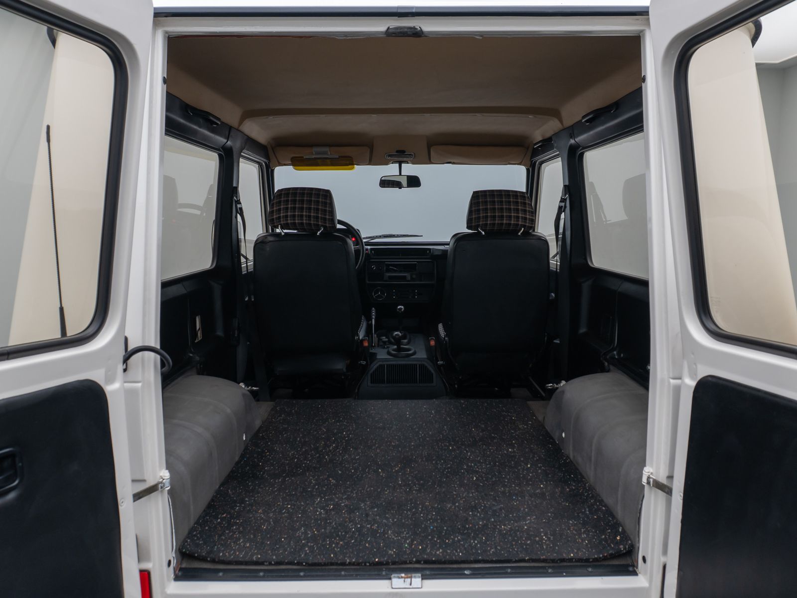 Fahrzeugabbildung Mercedes-Benz G 240 4x4AHK Servo Classic Data 2+