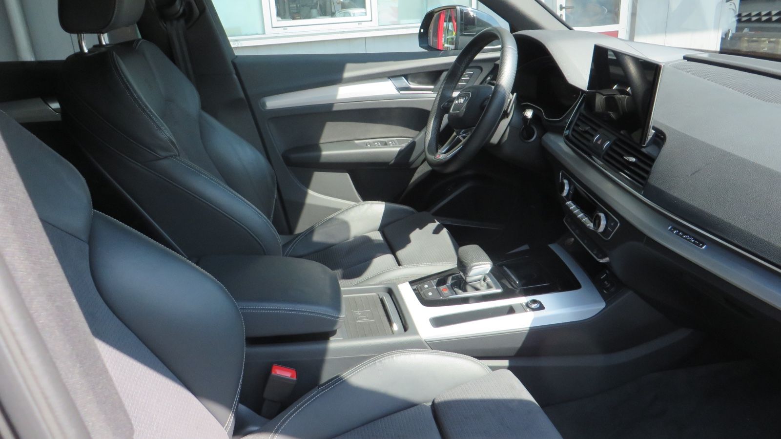 Audi SQ5 black AHK Kamera Voll foto 16