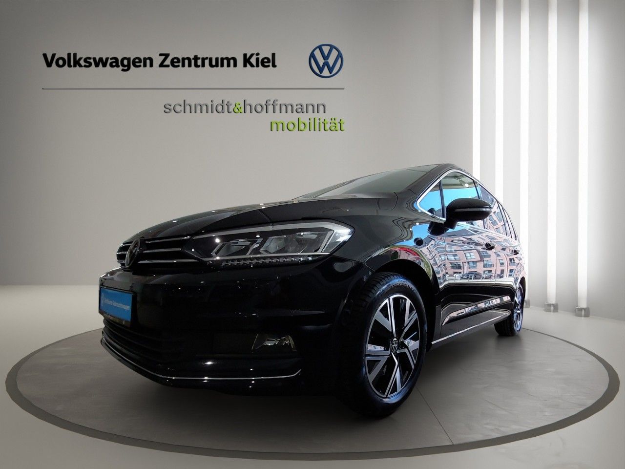 Volkswagen Touran Highline 1.5 TSI Klima Navi foto 2