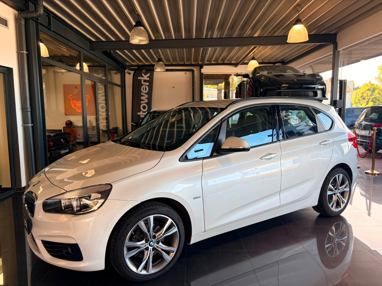 BMW 218  Active Tourer Sport Line Navi/18"