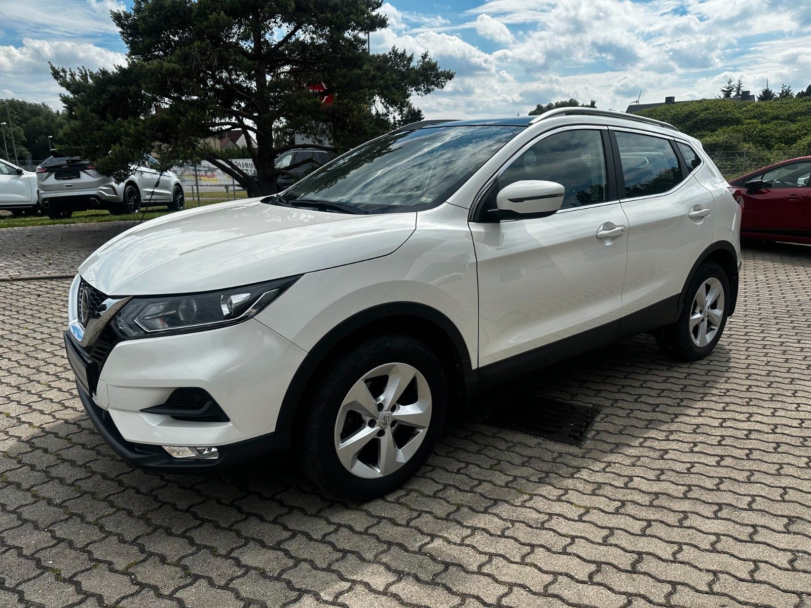 Fahrzeugabbildung Nissan Qashqai Navi/Klimaaut/ Alu / Kamera