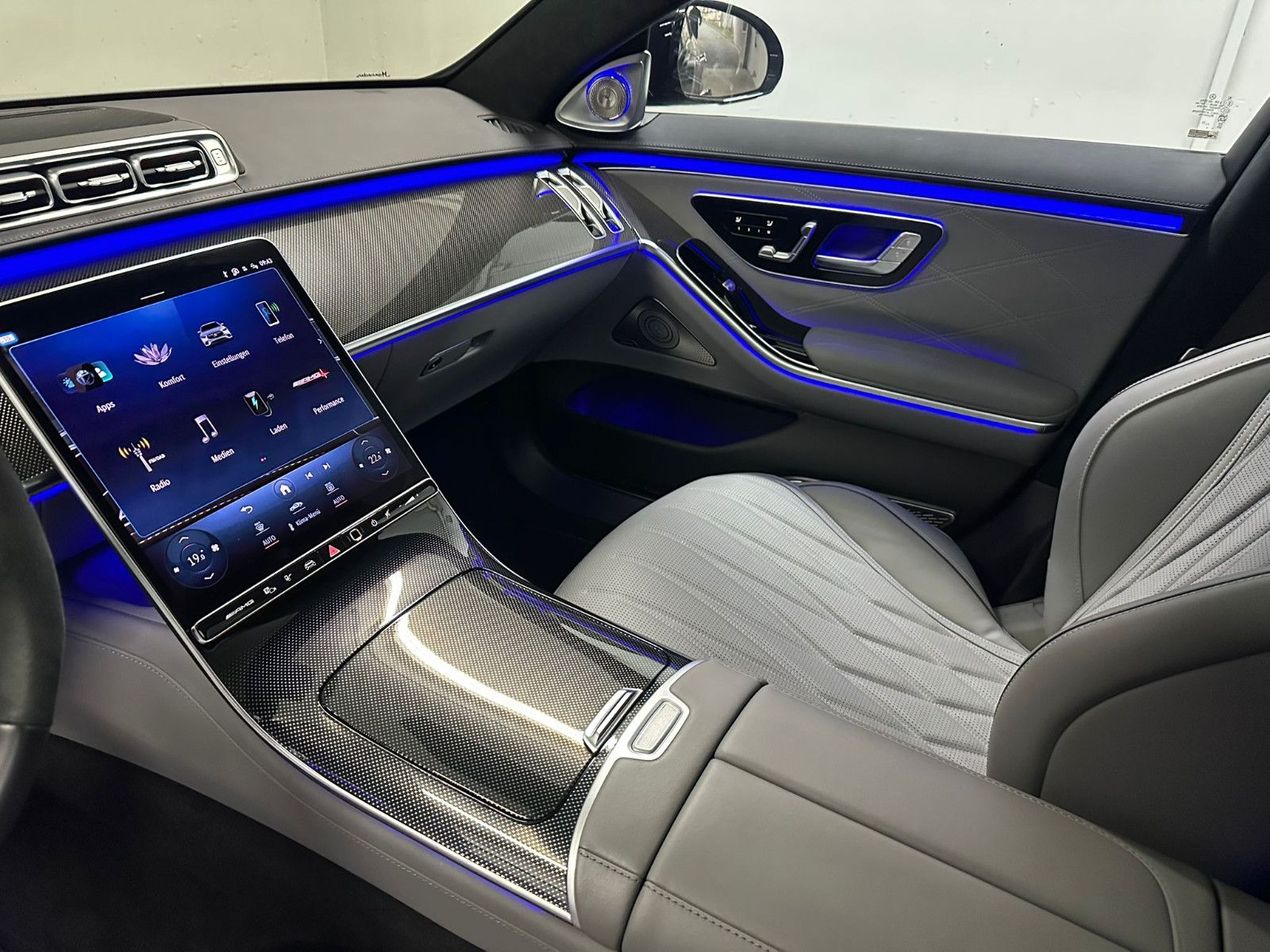 Fahrzeugabbildung Mercedes-Benz S 63 E Performance L *KERAMIK*TV*PANO*