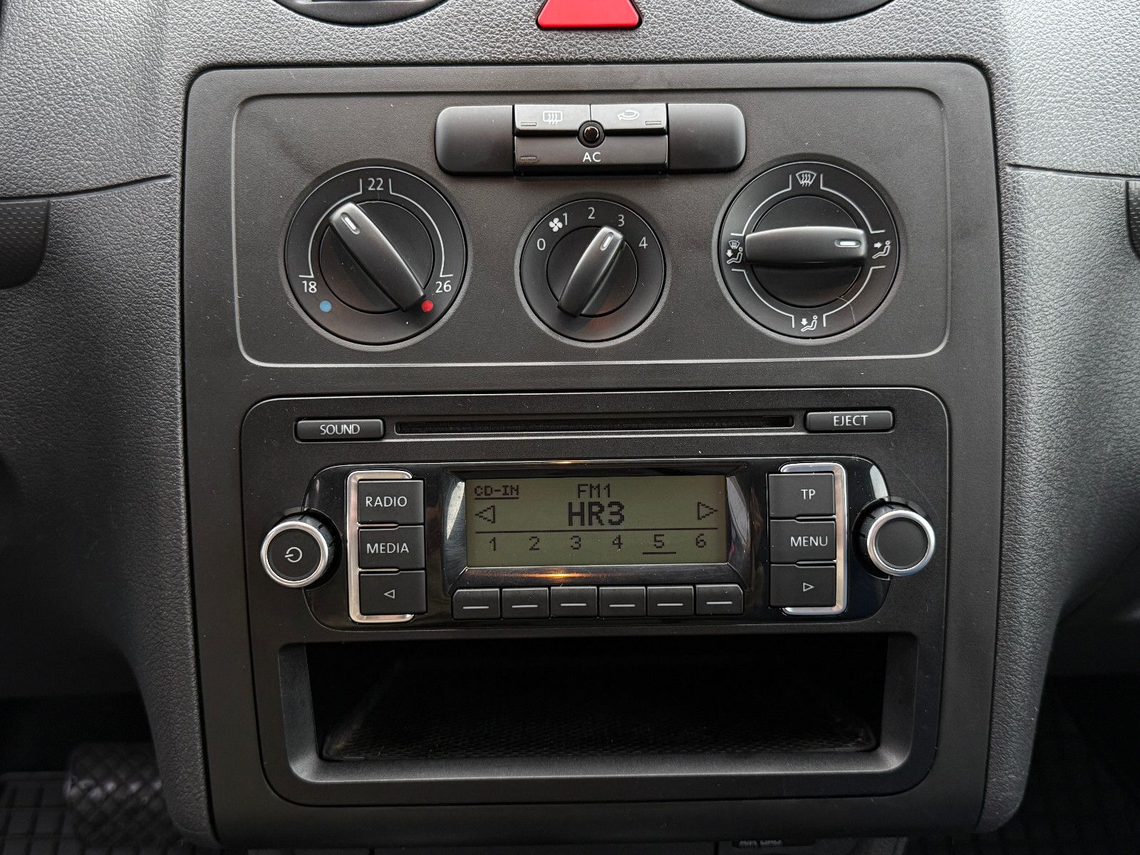 Fahrzeugabbildung Volkswagen Caddy Maxi Life 1.9 TDi DSG 7-Sitzer AHK PDC