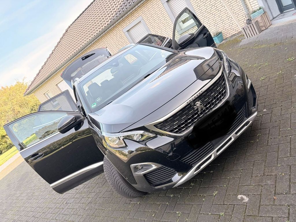 Image of Peugeot e-3008