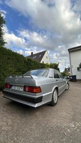 Mercedes-Benz 190E 2.5-16 V - Mercedes-Benz 190 mit Benzin-Antrieb: Limousine, 2.5