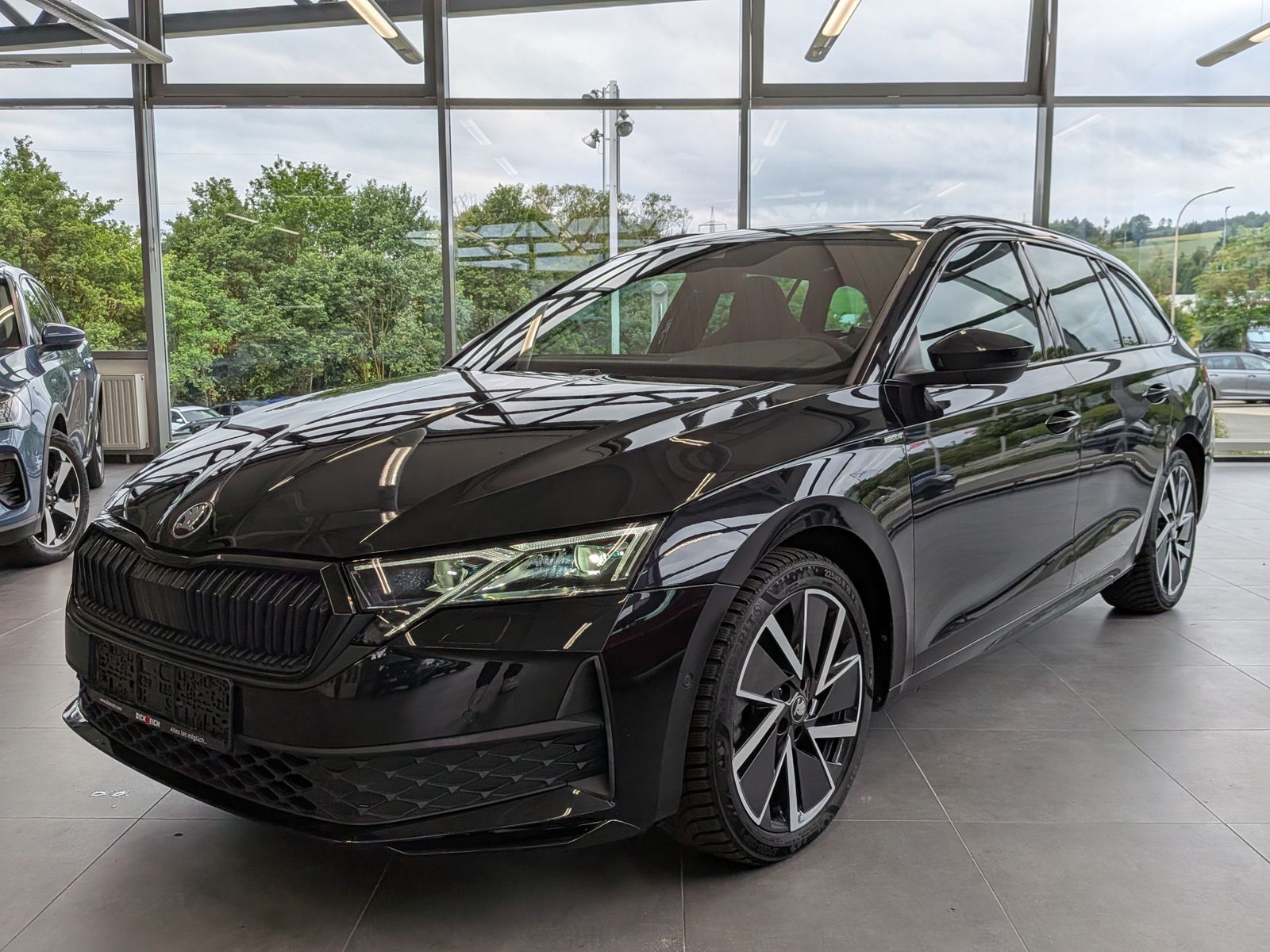Fahrzeugabbildung SKODA Octavia 2.0TDI Sportline Matrix Canton Pano ACC