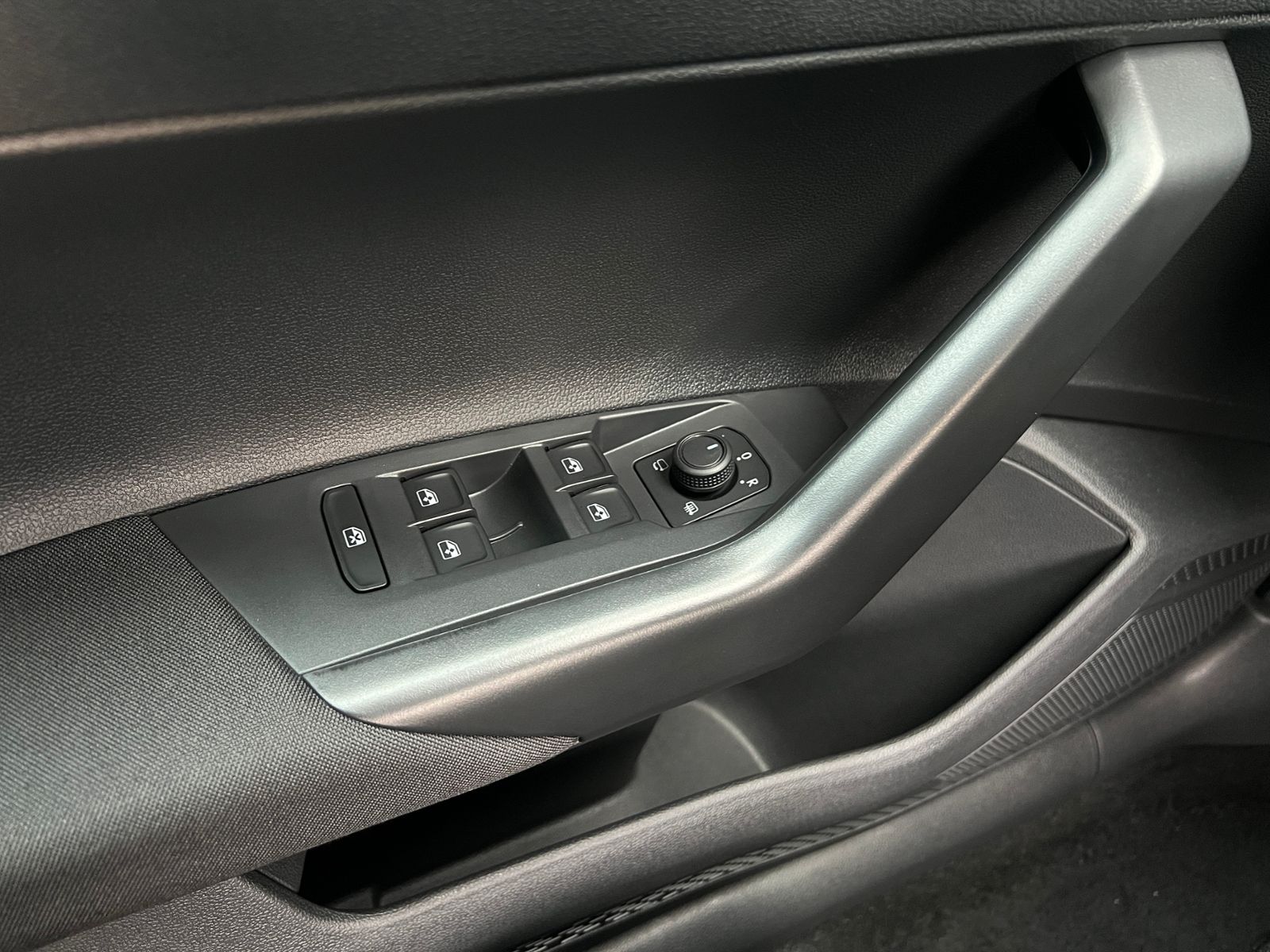 Fahrzeugabbildung Volkswagen Polo Life 1.0 TSI DSG *LED, Klima, App-Connect,