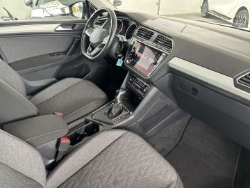 Volkswagen Tiguan - 12