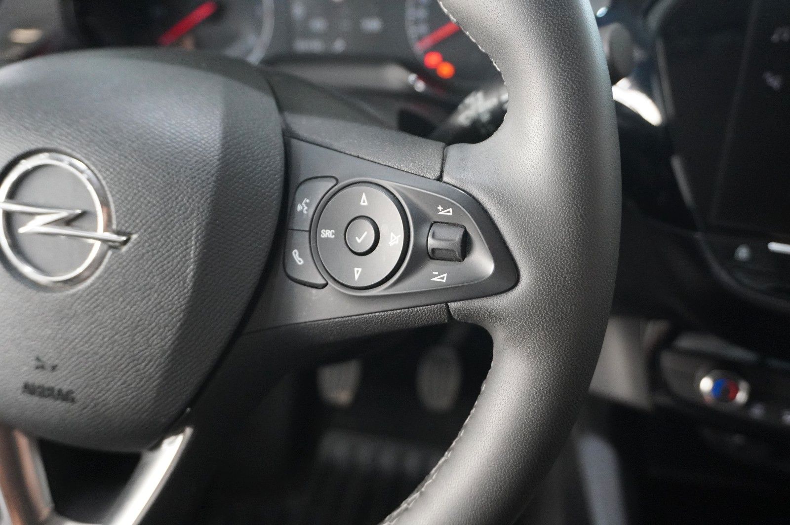 Fahrzeugabbildung Opel Corsa F 1.2 ELEGANCE NAVI/LED/KAMERA/SPORT/DAB+