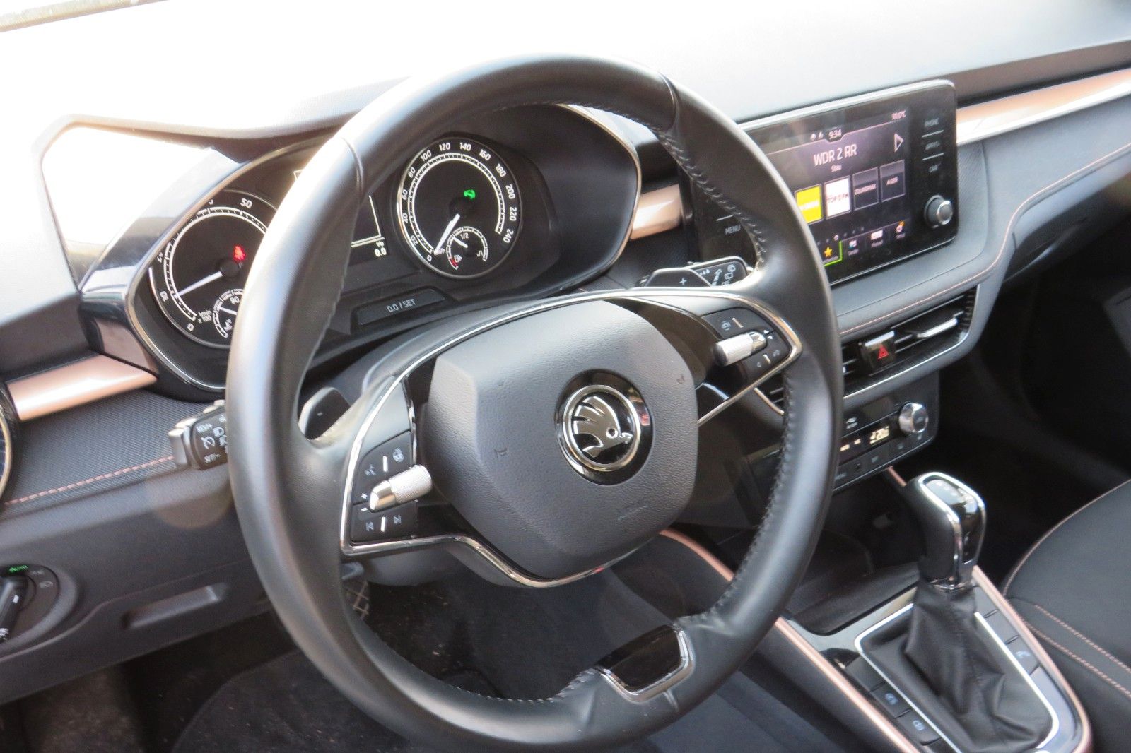 Fahrzeugabbildung SKODA Fabia SPORT DSG 17`SCHWARZ KESSY BI-LED PDC 1.H