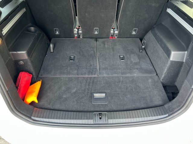 Fahrzeugabbildung Volkswagen Touran 2.0 TDI MOVE NAVI SIDE-ASSIST LIGHT-ASSIS