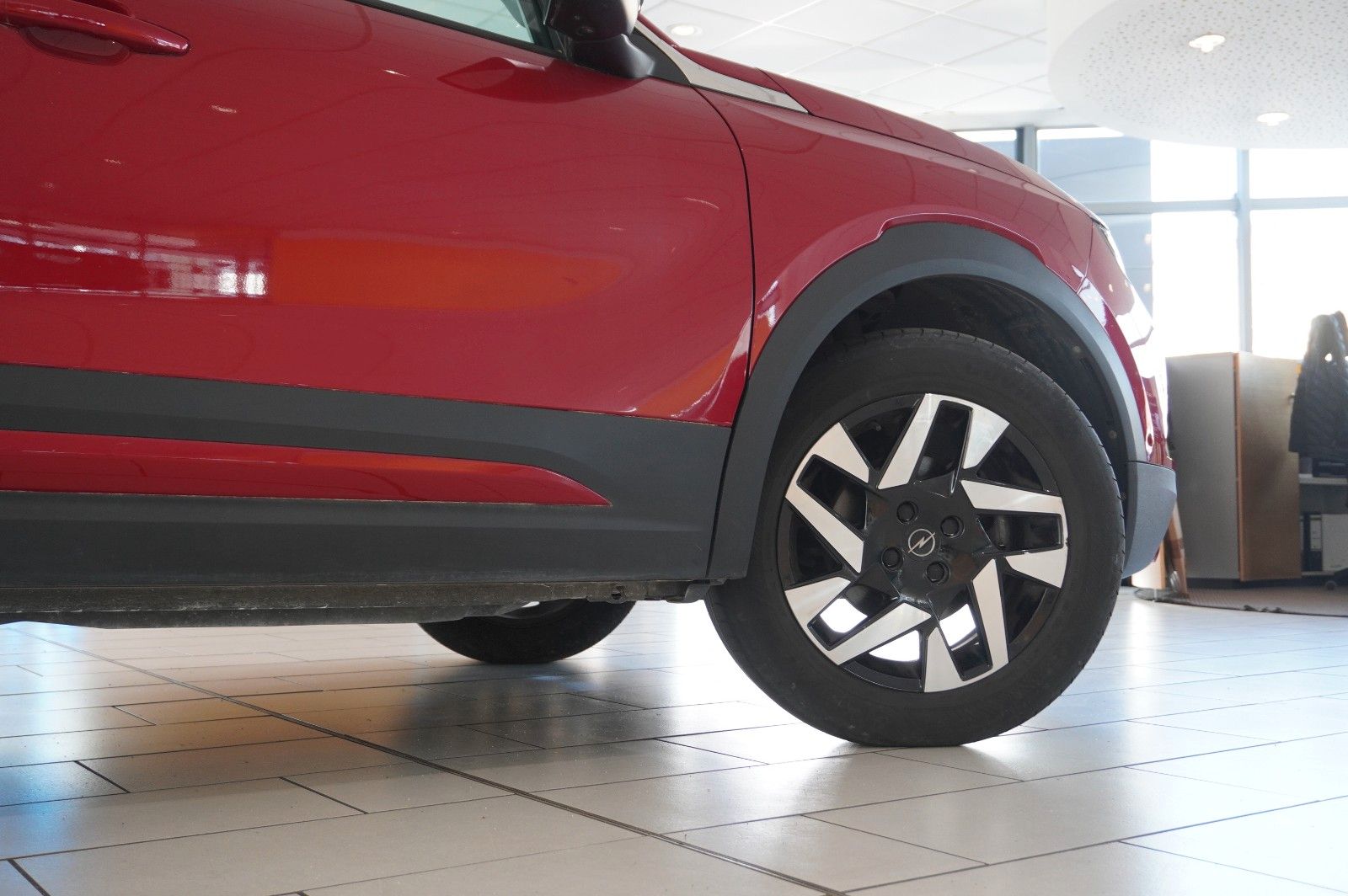 Fahrzeugabbildung Opel Mokka 1.2T ELEGANCE NAVI/LED/KAMERA/SH/SPORT/DAB