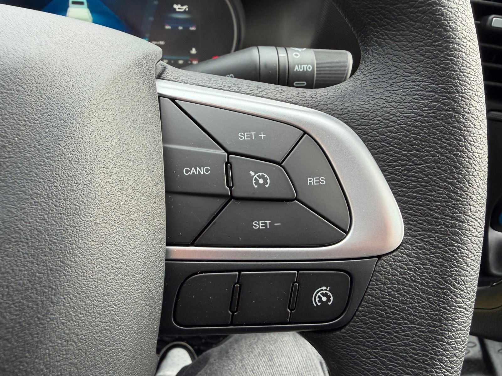 Fahrzeugabbildung Iveco Daily 35S14 A8 *R3.450mm*Automatik*Klima* 2x