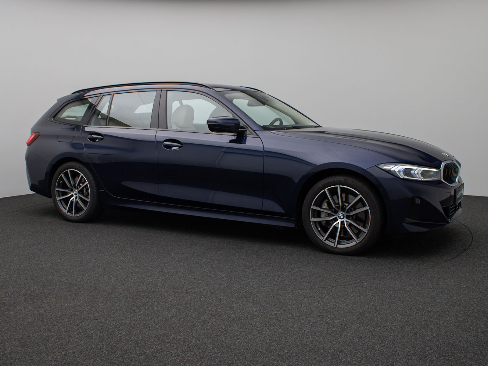 Fahrzeugabbildung BMW 330i xD Kamera DAB HiFi Leder Sportsitz Komfort