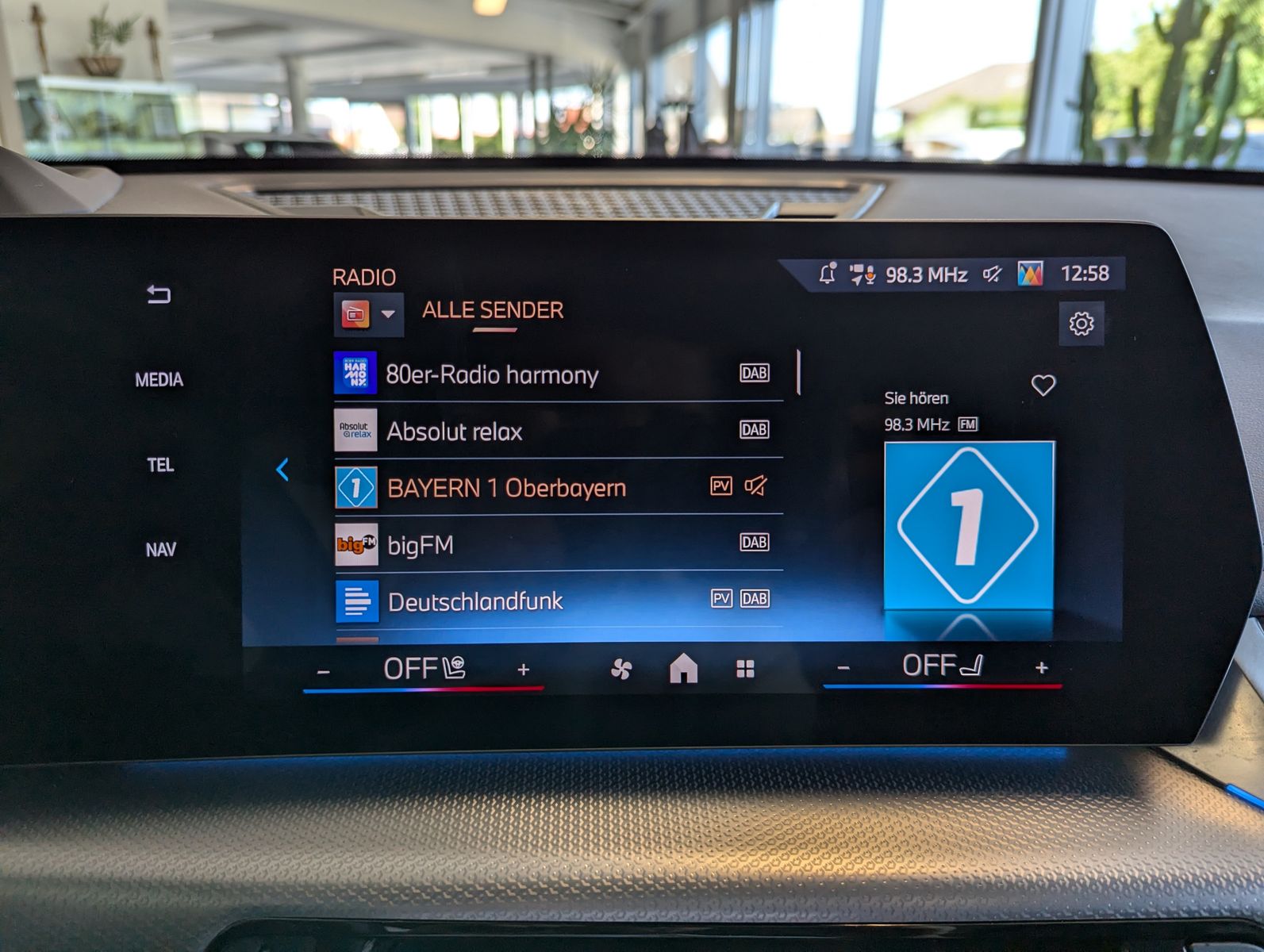 BMW X1 20d M-Sport-PRO Pano Innovation Harman AHK 19 - Image 36