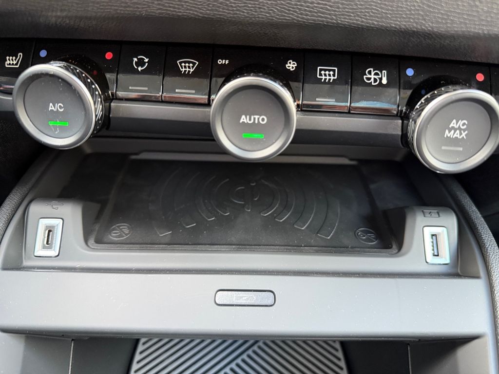 Fahrzeugabbildung Citroën C4 X Benziner 130 MAX