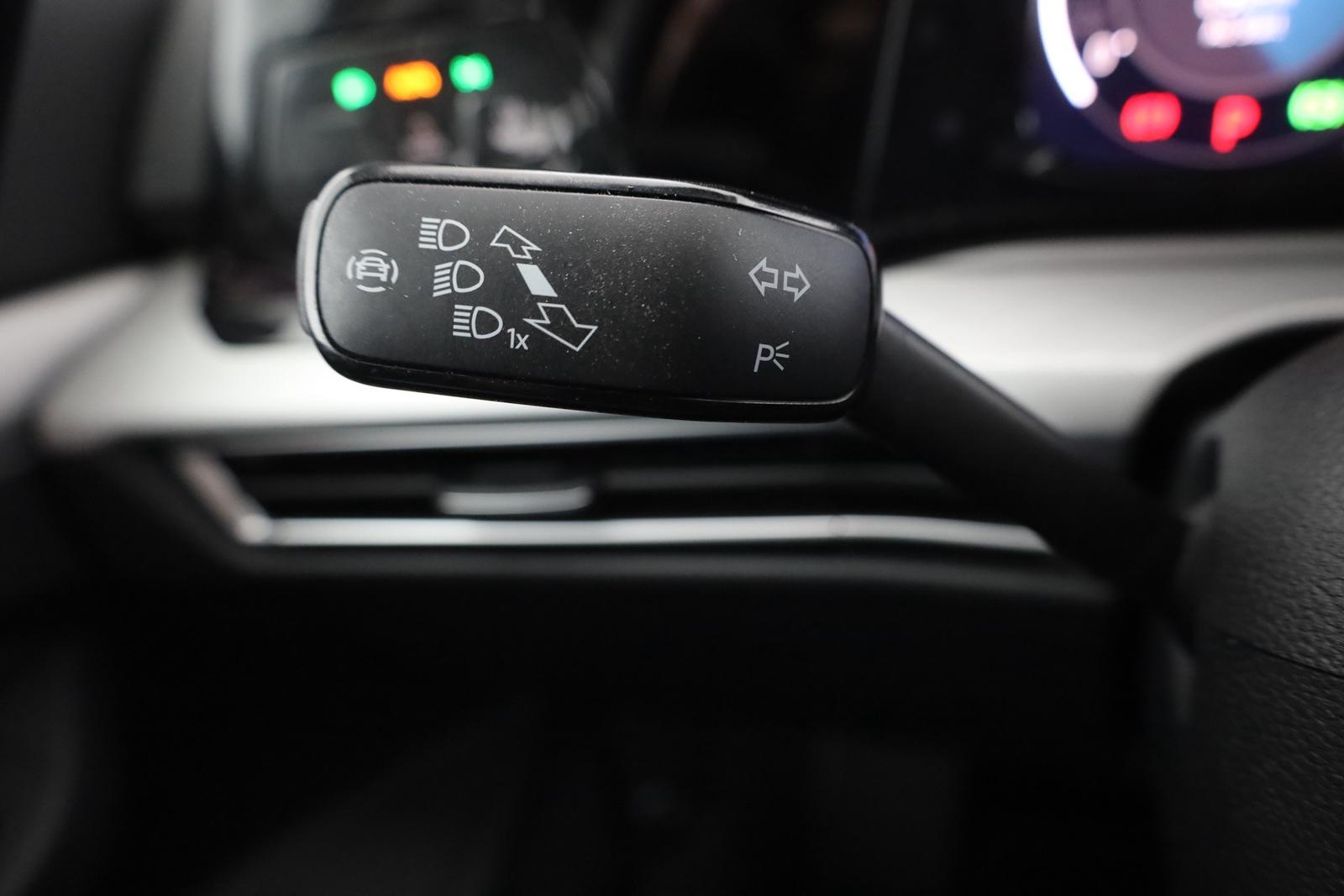 Volkswagen Golf VIII Variant 2.0 TDI DSG Life LED Navi ACC, миниатюра 18