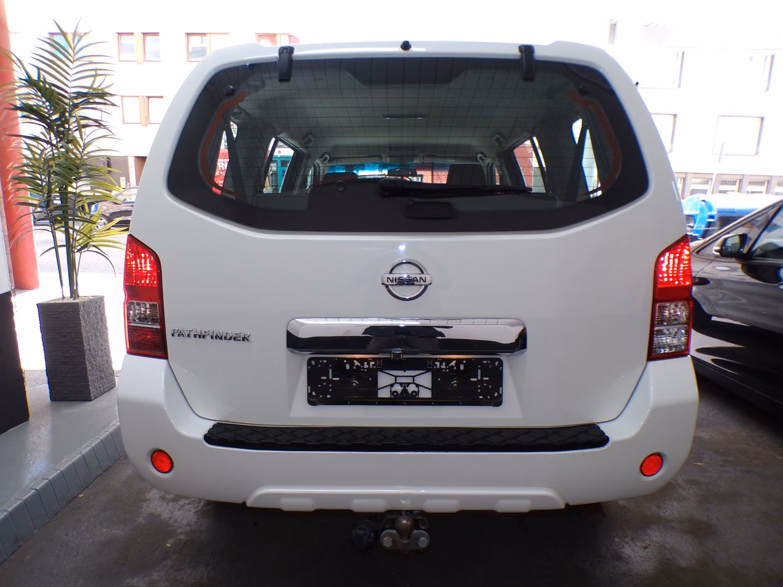 Nissan Pathfinder LE 2.5 dCi 190 ch BVM 4x4 / 7 places / 152 000 km / Toit ouvrant / Cuir / Attelage 3t