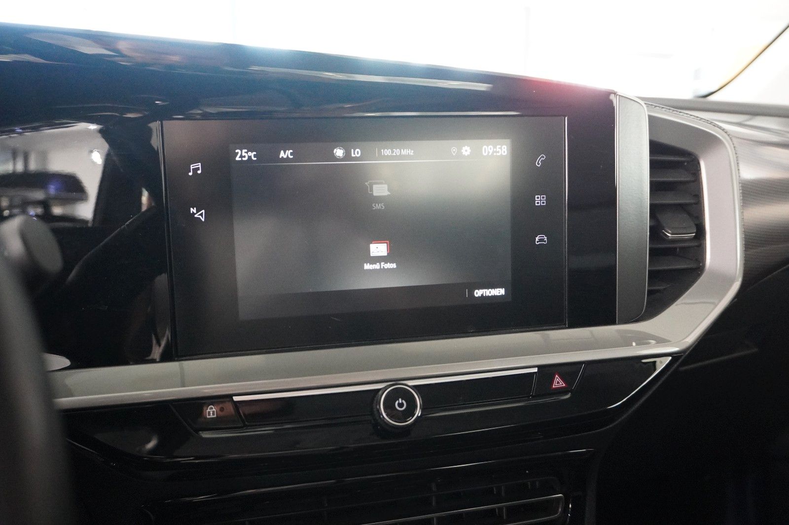 Fahrzeugabbildung Opel Mokka-e ELEGANCE 3-PHASIG NAVI/LED/KAMERA/DAB+