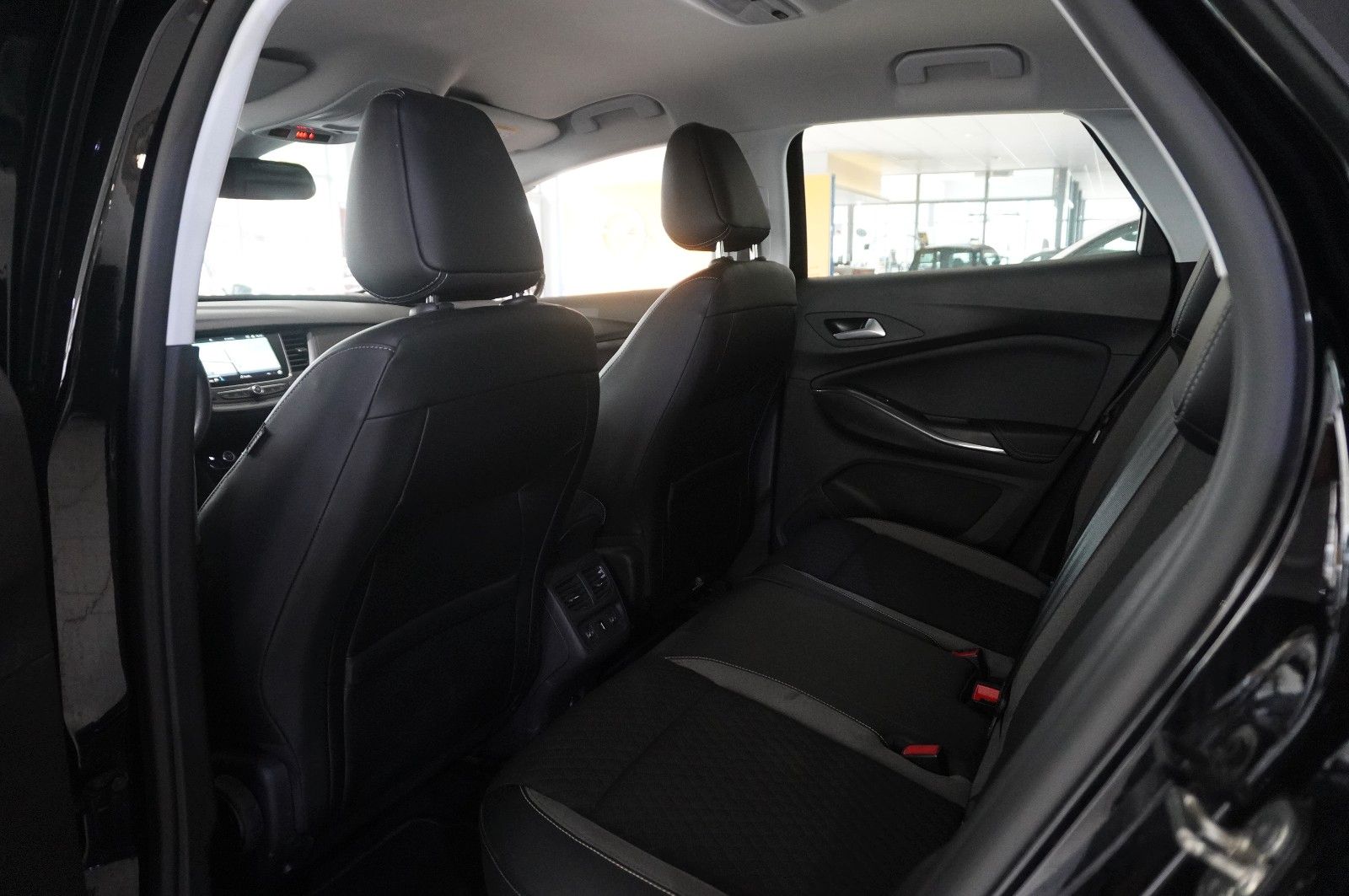 Fahrzeugabbildung Opel Grandland (X) 1.2T INNOV. NAVI/LED/KAMERA/SH/DAB