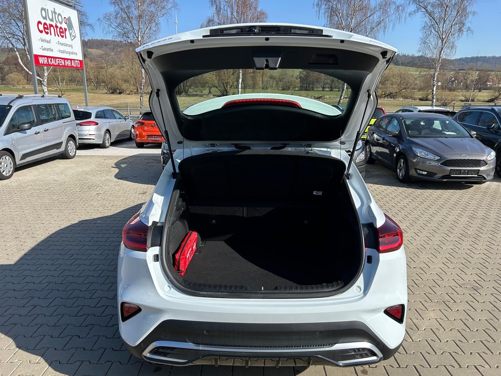 Fahrzeugabbildung Kia XCeed Plug-in Hybrid°1.Hand°LED°Kamera°Shz°
