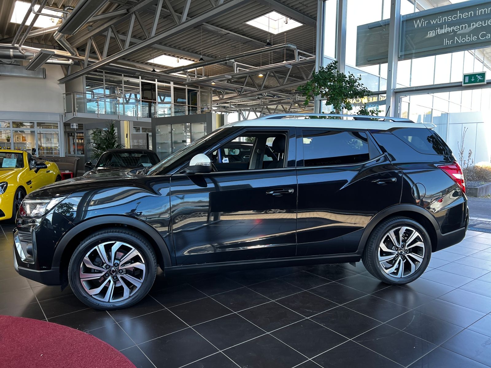 Fahrzeugabbildung Ssangyong Tivoli Grand Fizz 4x2 AHK RFK LED NAV