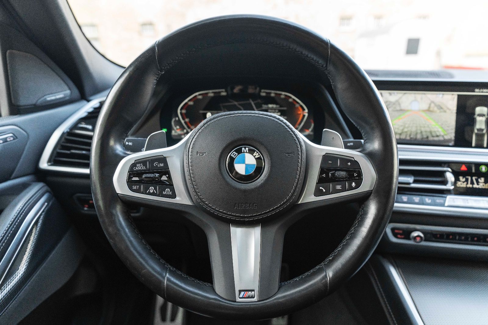 Fahrzeugabbildung BMW X6 xDrive 30 d M Sport LED AHK CARPLAY H&K HUD