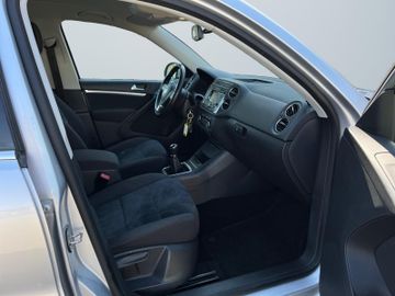 Volkswagen Tiguan - 12