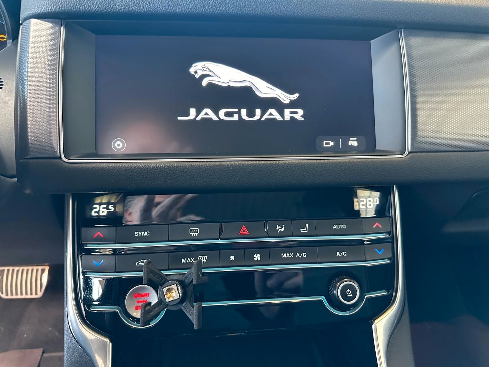 Fahrzeugabbildung Jaguar XF Sportbrake R-Sport/Panodach/E-Sitze/Top!