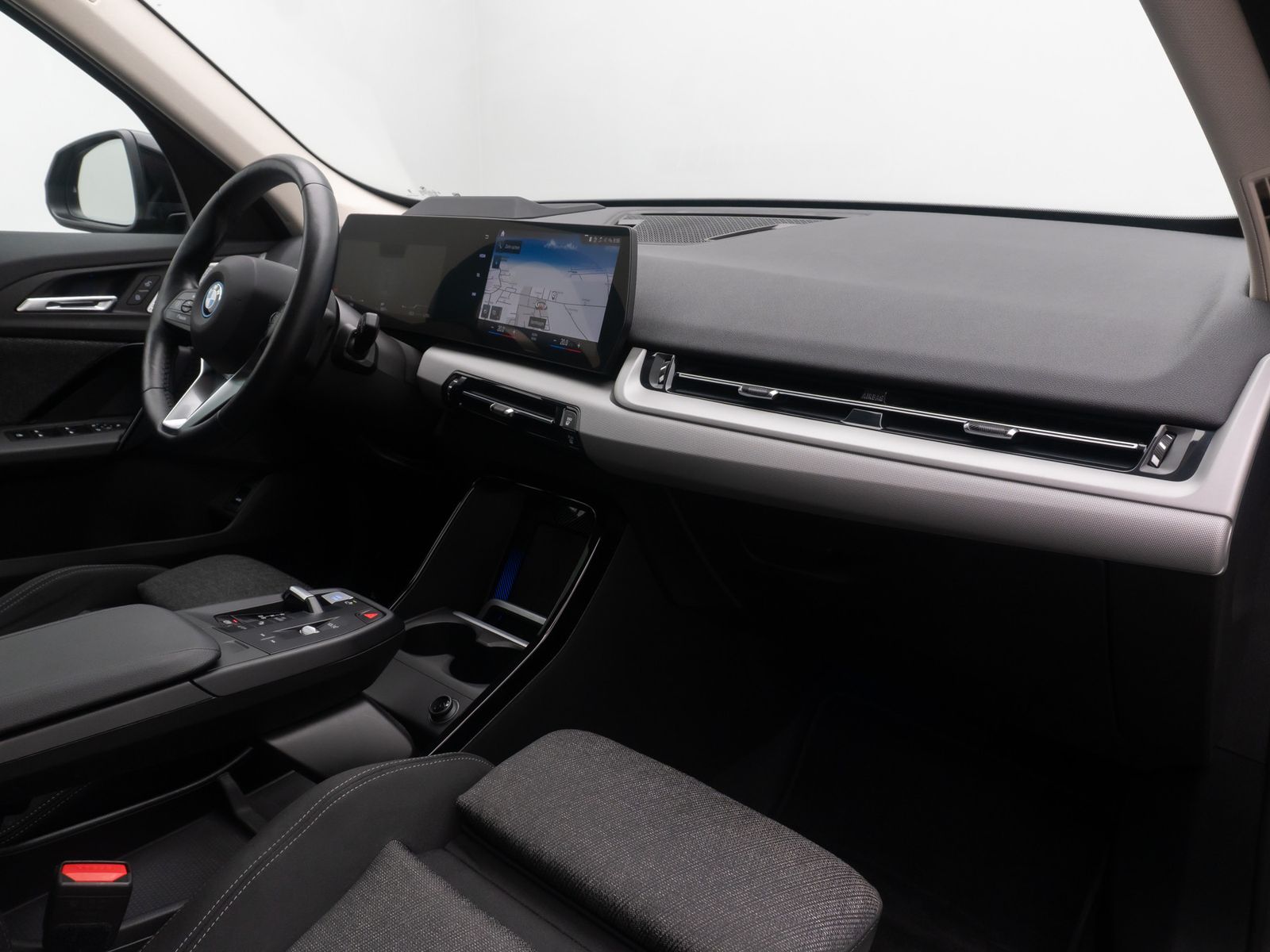 Fahrzeugabbildung BMW iX1 xD30 Panorama 360° HUD DAB H/K Komfort Sport