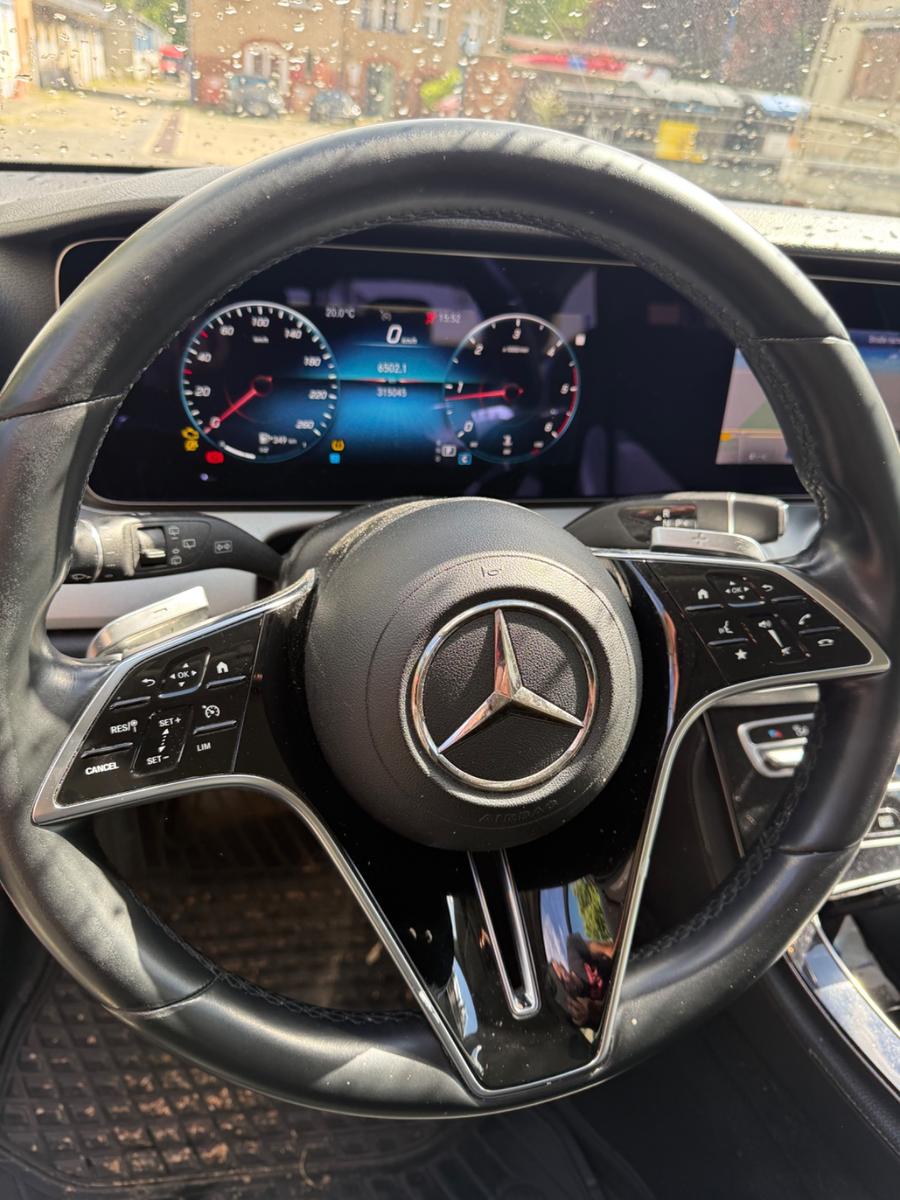 Mercedes-Benz E 220 d T Autom. -