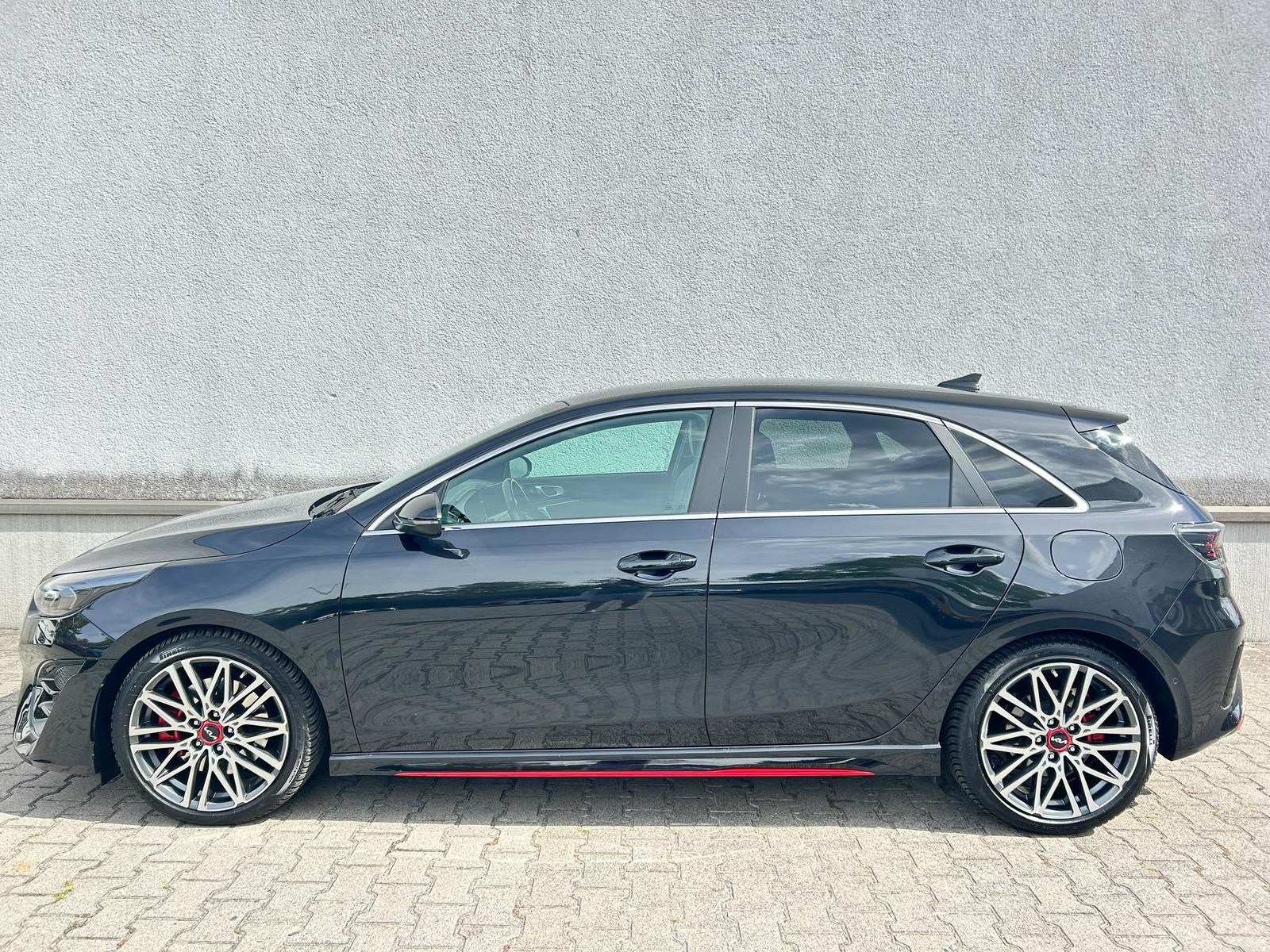 Kia Ceed GT 2.HD|AKPRAPOVIC|4xSHZ|KAMERA|18"|DIGITAL